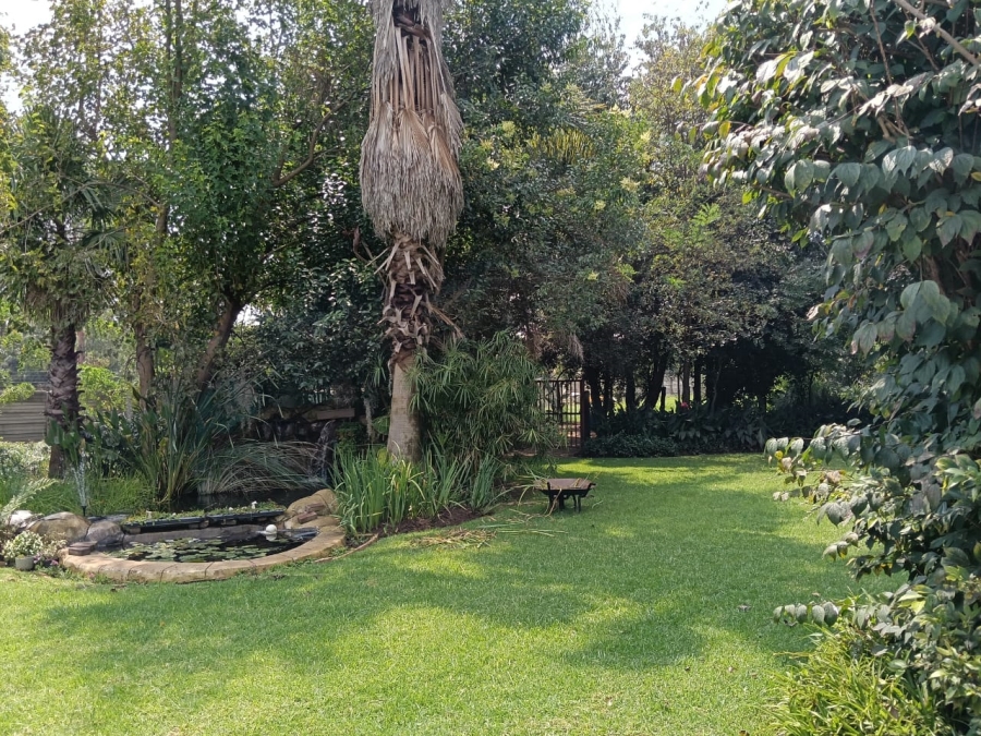 5 Bedroom Property for Sale in Loumar Western Cape